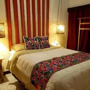 Luna Maya Boutique Hotell